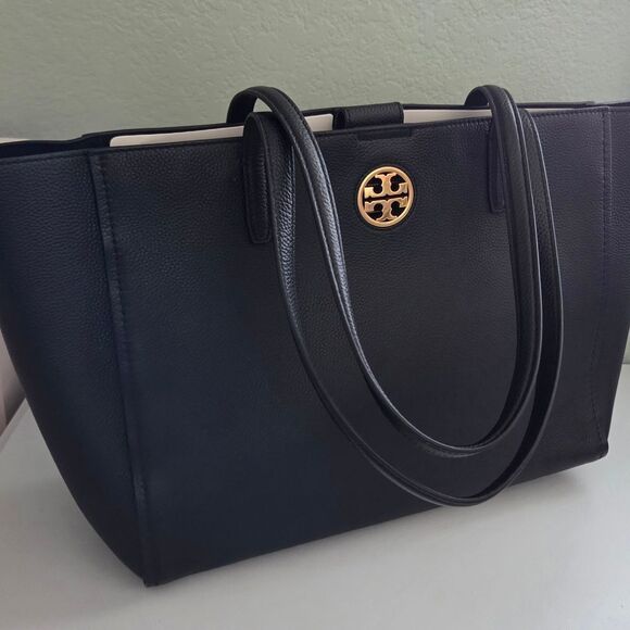 Tory Burch Handbags - NWOT! Tory Burch Carson Black Leather Tote Bag